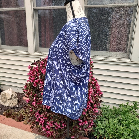 💥3/$20 Medium Polka Dot Collective Concepts Top! - Picture 5 of 9